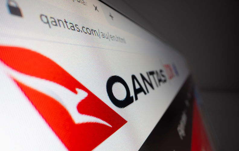 Close-up view of Qantas logo on its website.
