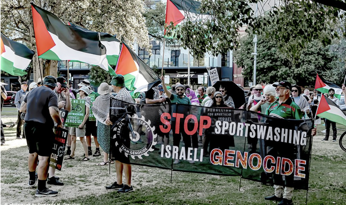 Protest on 18 January against the Israeli team in the Tour Down Under Adelaide – South Australia. Photo: Fernando M. Gonçalves Palestine protests in Australia shunned by media, but carry on