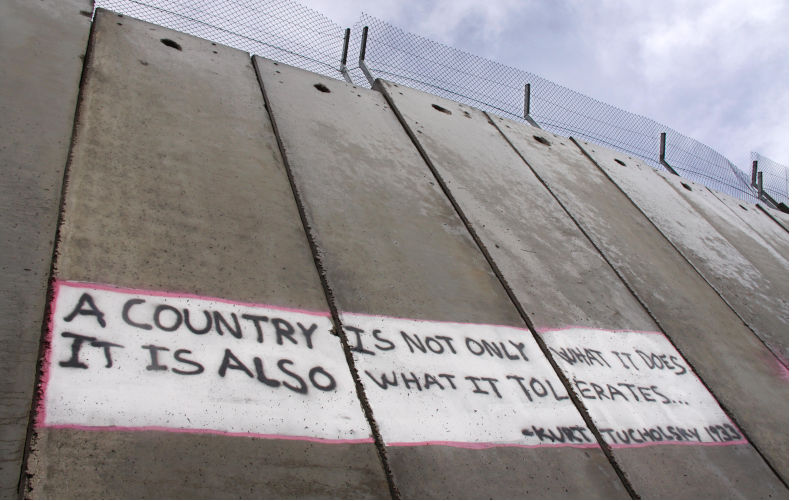 Palestine - Bethlehem checkpoint and occupation wall - Palestinian occupied territories. Contributor: Pascal Mannaerts / Alamy Stock Photo Image ID: FJ1H4C