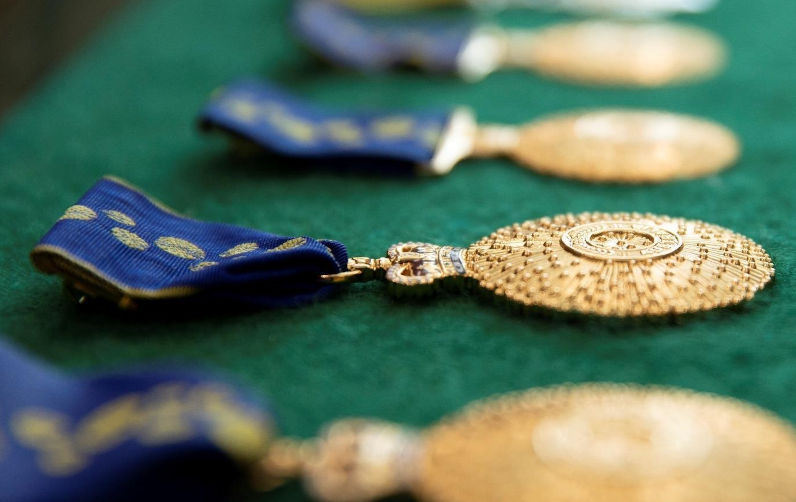 Image: Wikimedia Commons/ Source: The Australian Honours and Awards Branch – Report 2017-21/ Author: Office of the Official Secretary to the Governor- General / By Office of the Official Secretary to the Governor- General - The Australian Honours and Awards Branch – Report 2017-21, CC BY 3.0, https://commons.wikimedia.org/w/index.php?curid=149691988