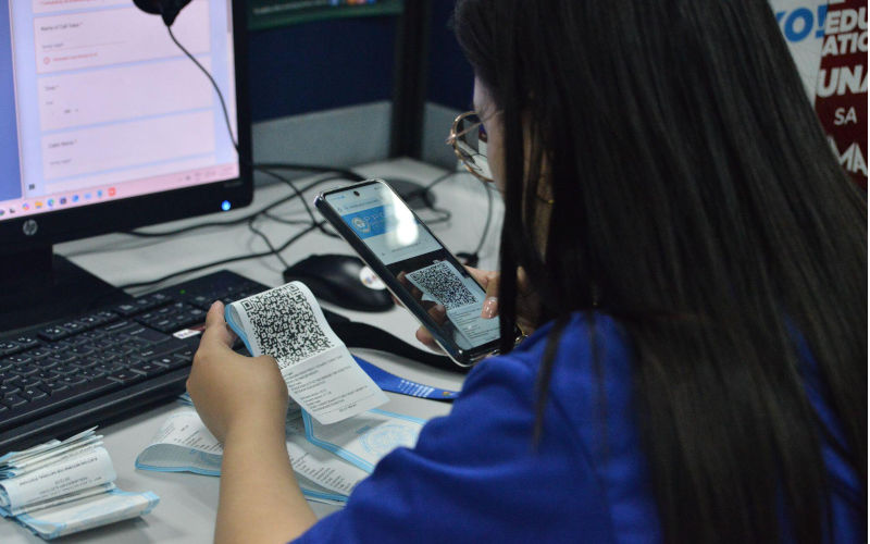 Bacoor, Cavite, Philippines. 13th May, 2025. Volunteers sort and encode election returns at the command centre of the Parish Pastoral Council for Responsible Voting, a church-backed election watchdog, in Manila on May 13, 2025. (Credit Image: © Zedrich Xylak Madrid/ZUMA Press Wire) EDITORIAL USAGE ONLY! Not for Commercial USAGE! Credit: ZUMA Press, Inc./Alamy Live News Contributor: ZUMA Press, Inc. / Alamy Stock Photo Image ID: 3BAMW3W