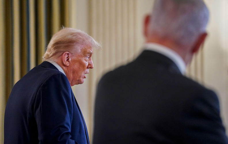 Washington, United States Of America. 29th Sep, 2025. United States President Donald J Trump and Prime Minister Benjamin Netanyhu of Israel participate in a joint press conference in the State Dining Room of the White House in Washington, DC, USA, 29 September 2025. In their Oval Office meeting, Trump pressed Netanyahu to accept a peace deal to end Israel's on-going war in Gaza, and for Hamas to free their remaining hostages.Credit: Will Oliver/Pool via CNP Photo via Credit: Newscom/Alamy Live News. Contributor: Newscom. Image ID:3CR6P5P