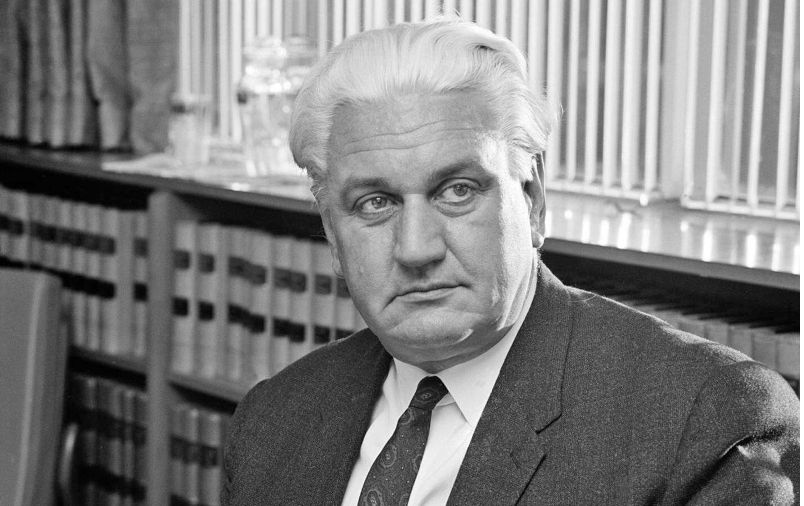 John Kerr in 1965. Image Alamy. ContributorHum Historical. Image ID2JAR813