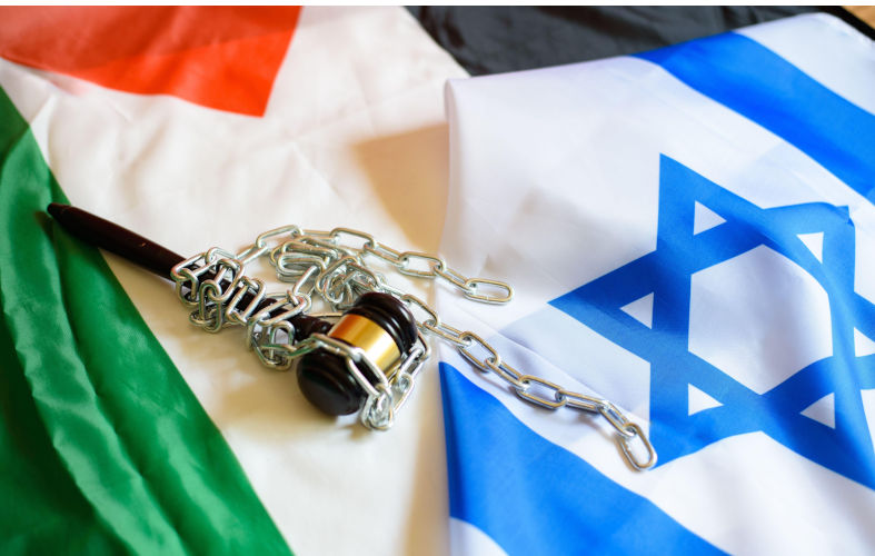 Israeli and Palestinian flags are displayed side by side with a gavel connected by a chain, representing a call for international justice. Image Alamy. ContributorJoaquin Corbalan pastor. Image ID3CKD21P