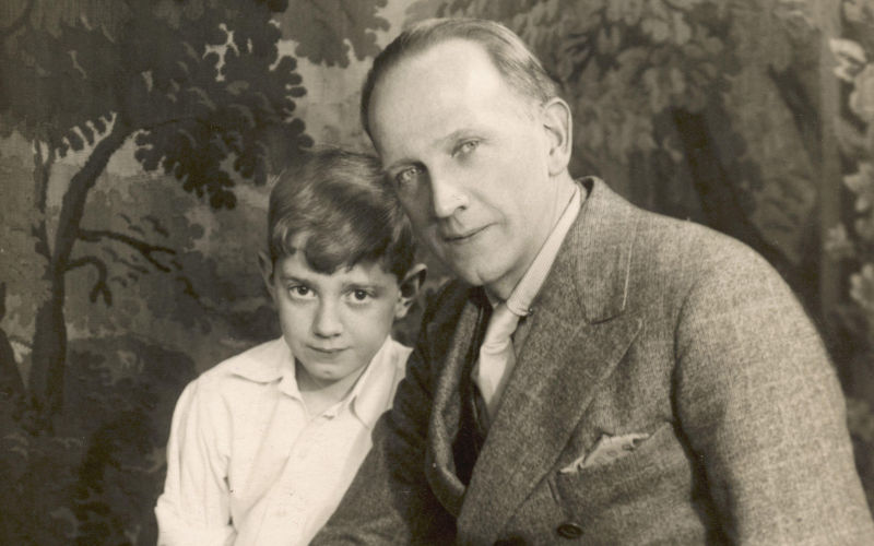 A. A. Milne with Christopher Robin (cropped) Image Alamy Image ID 2M3NGTD
