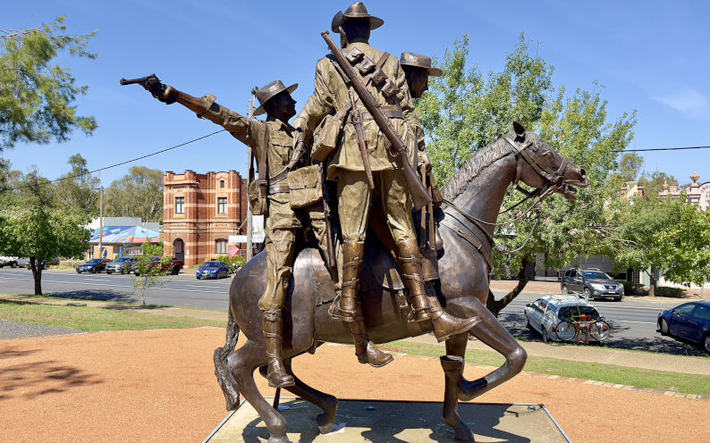 Bill the Bastard statue, Harden, NSW By Kgbo Own work, CC BYSA 4.0, https commons.wikimedia.org w index.php?curid=151399112