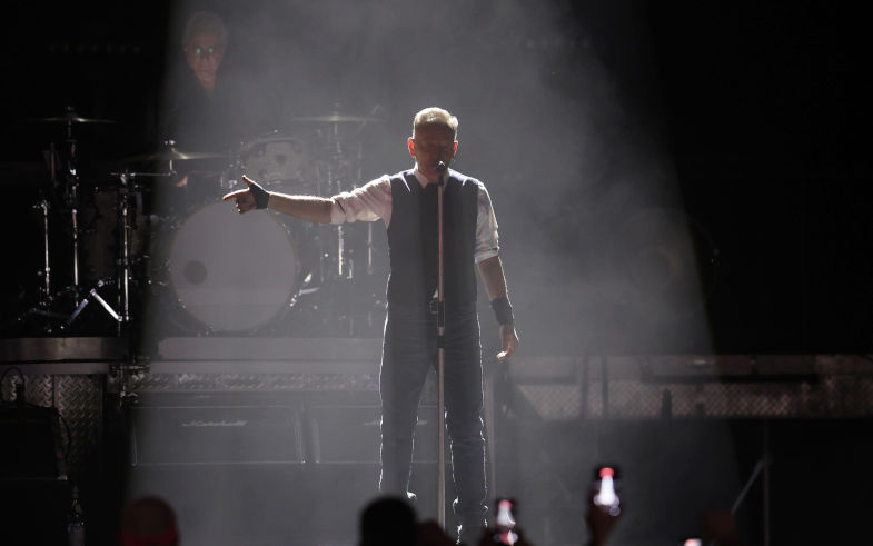 Bruce Springsteen talks with the crowd as he performs with the E Street Band during their Land of Hope and Dreams tour at the Chase Center in San Francisco on April 13, 2026. The performance was part of the legendary rockers ongoing tour with his longtime backing band. Photo by Jane Tyska Bay Area News Group TNS Sipa USA Alamy image ID3EAFK7K