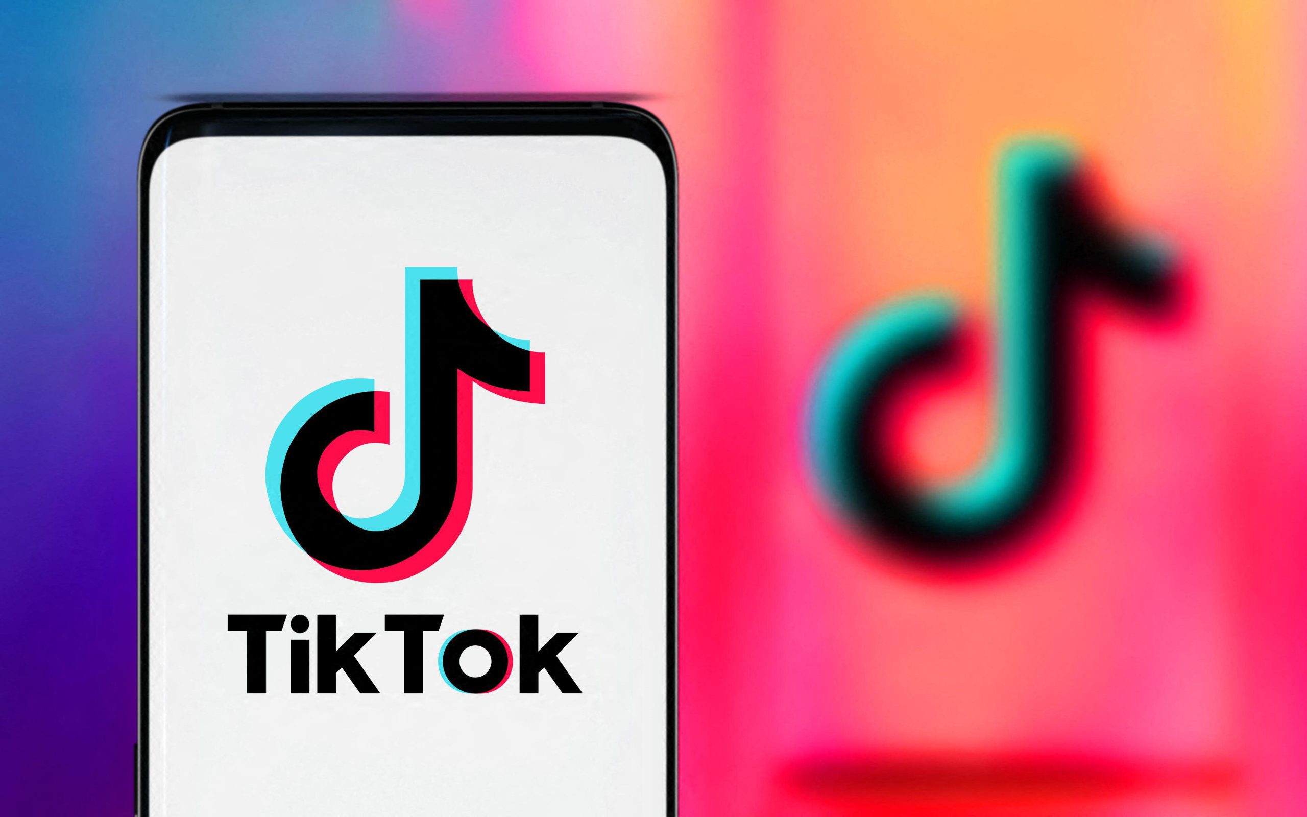 Smartphone with TIK Tok logo. Image Alamy Daniel Constante Image ID 2CW52ET