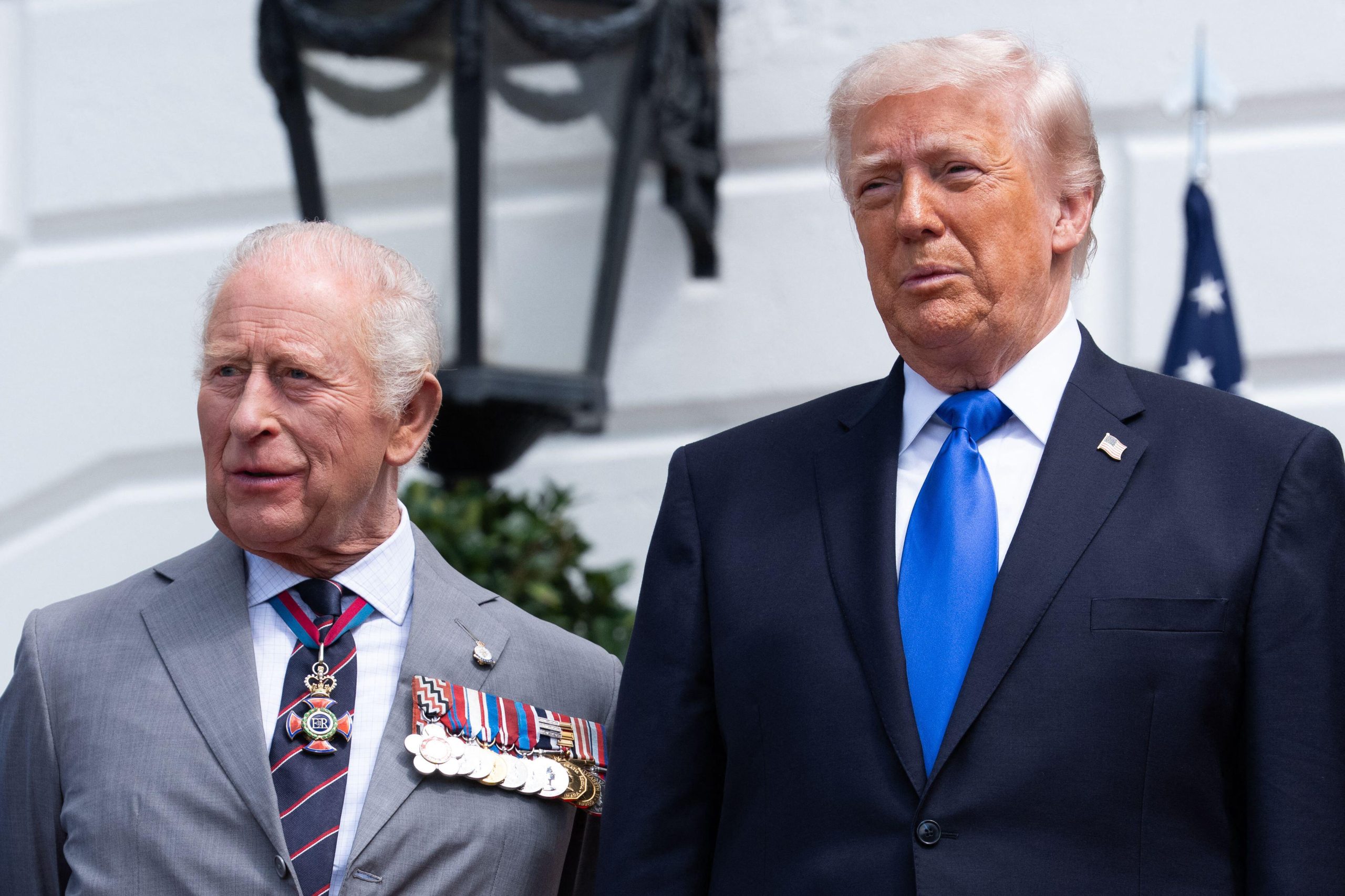 King Charles III poses with United States President Donald J Trump during a farewell event on the South Portico of the White House in Washington, DC, USA, on Thursday, April 30, 2026.Credit Aaron Schwartz Pool via CNP MediaPunch AlamyID 3ECEYDF