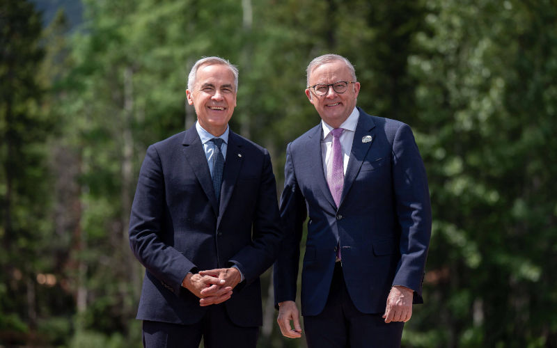 Kananaskis, Alberta, Kanada, Mark Carney and Anthony Albanese G7 summit. Image Michael Kappeler Pool Kananaskis, Alberta Image Alamy ID3BK22E4