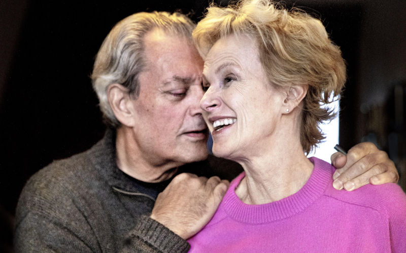 Writers Paul Auster and Siri Hustvedt at home in Brooklyn. Both active in the Writers Against Trump movement. Photo Eva Tedesjo DN TT code 3504 Image TT News Agency. Alamy ID 2GJDR3A