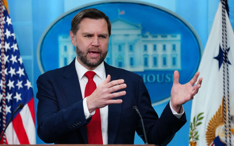 Washington, DC, USA. 18th June, 2026. United States Vice President JD Vance conducts a briefing in the James S Brady Press Briefing Room of the White House in Washington, DC, USA, on Thursday, June 18, 2026. The Vice President led the team that negotiated the recent Memorandum of Understanding that resulted in the effective end of military action against Iran. Image Aaron Schwartz Pool via CNP dpa Alamy Live News Alamy IMage ID 3ERGPG7