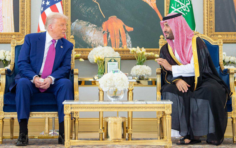 Saudi Crown Prince Mohammed bin Salman receive U.S. President Donald Trump upon his arrival in Riyadh Saudi Saudi Arabia, May 13, 2025. Photo by Saudi Press Agency Alamy image ID3BANB57