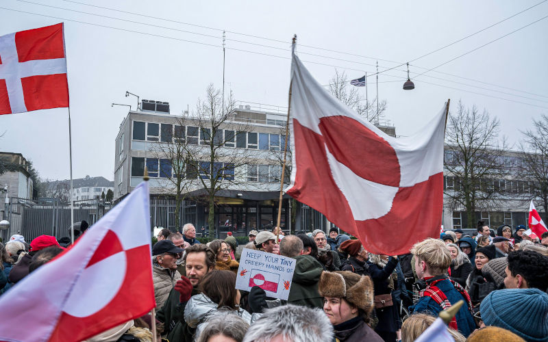 Copenhagen, Denmark. 17 Jan 2026. Demonstration in front of the US Embassy in Copenhagen. Greenland belongs to Greenland and to the Greenlandic people. Greenlanders demand respect for the Danish Realm and for the right to self determination. Greenland is not for sale. Image Stig Alenas Alamy Live News Image ID 3DGHJEA