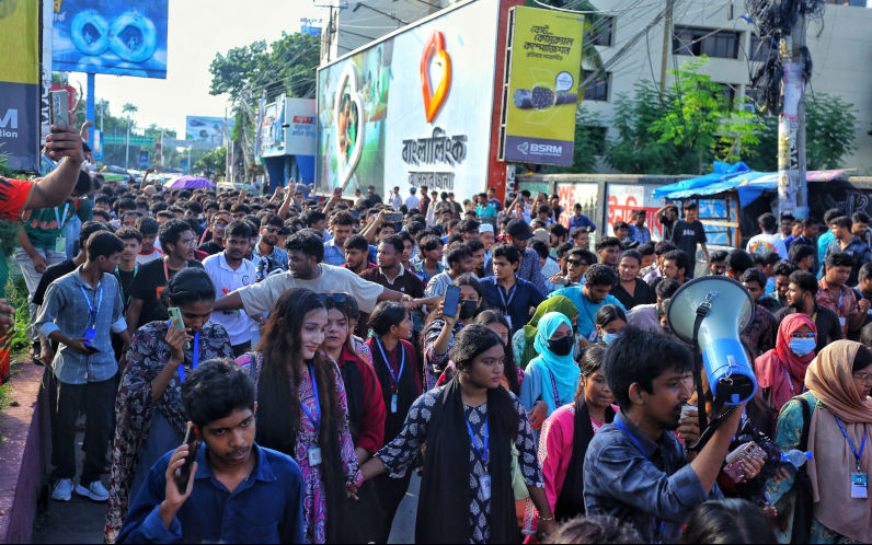 July 14, 2026 Students march during a protest demanding the resignation of Bangladeshs education minister in Dhaka on July 13, 2026. Demonstrators gathered in the capital to call for the ministers resignation over concerns about the governments handling of the education sector. Image Alamy Nexpher Images. Photo Md Mudaschar Hossain JNA Press. Image ID3F1MM54