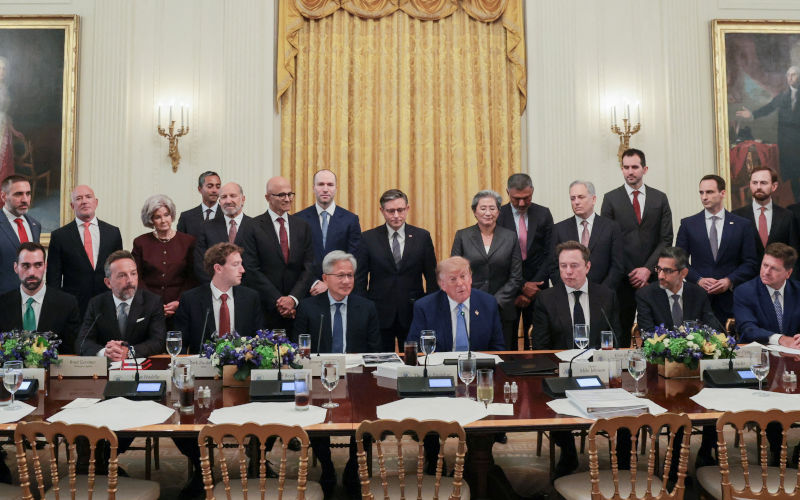 White House Chief of Staff Susie Wiles, US House Speaker Mike Johnson, US Secretary of Commerce Howard Lutnick, Meta CEO Mark Zuckerberg, SpacexAI Founder and CEO Elon Musk, Anthropic CoFounder and CEO Dario Amodei, Nvidia President and CEO Jensen Huang, Google CEO Sundar Pichai, attend a luncheon for tech leaders hosted by US President Donald Trump in the East Room of the White House in Washington, D.C., US, September 29, 2026. Image AAP REUTERS Jonathan Ernst