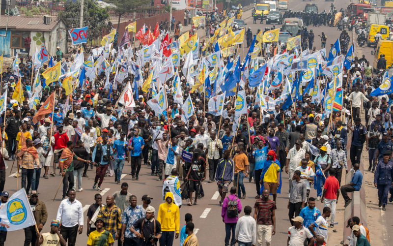 KINSHASA, DEMOCRATIC REPUBLIC OF THE CONGO SEPTEMBER 15, 2026 A massive crowd of supporters representing the C64 opposition coalitionincluding ECiDé, LGD, Ensemble pour la République, Alliance pour le Changement (A.Ch), and Envolmarches through the streets of Kinshasa on September 15, 2026. Demonstrators rallied under the leadership of Martin Fayulu, Matata Ponyo, Moïse Katumbi, JeanMarc Kabund, and Delly Sesanga to reject proposed constitutional modifications and protest against a noninclusive national dialogue framework. Image Alamy Chris Milosi Image ID 3FH8M53